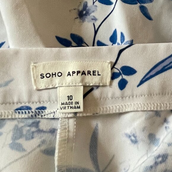 Boho Apparel Floral Ruffle Shorts – Blue & White size 10 - Picture 3 of 5